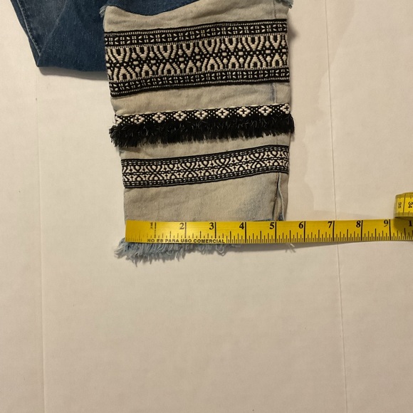 Chelsea & Violet Women’s Jeans Blue Wash Distressed - Picture 3 of 12